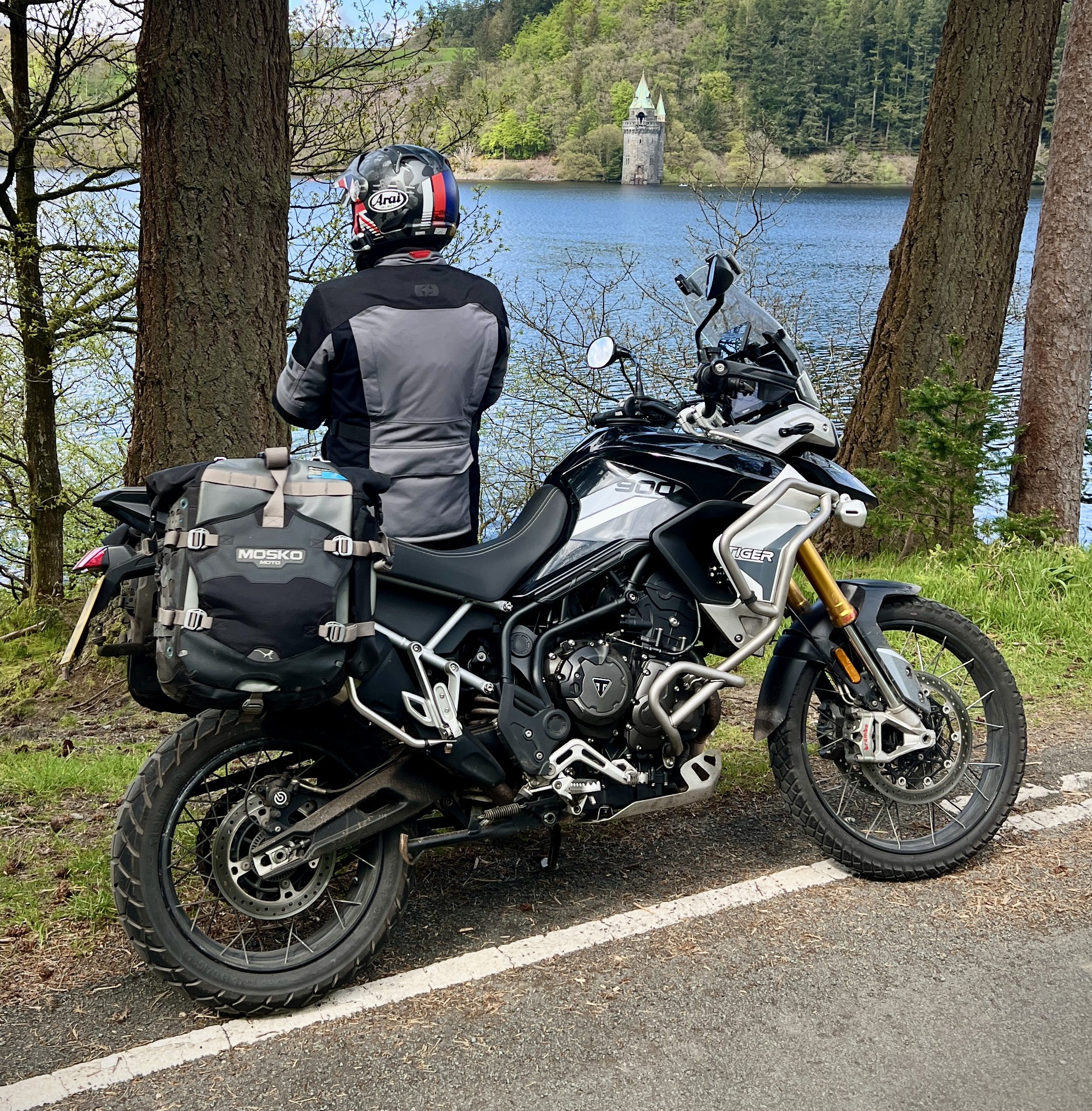 Durable Motorcycle Luggage: My Experience with Mosko Moto Kit